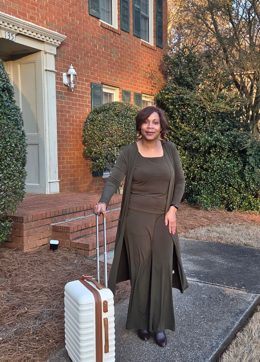 Sexy Modest Brigitte Brianna Essential Set in Olive – full-length travel look